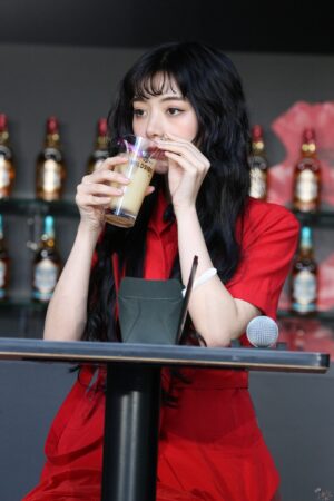 池田エライザ ライブ仕様の長い髪で登場！ 28歳抱負は「変化を恐れないということ」 誕生日プレゼントに欲しいものは？