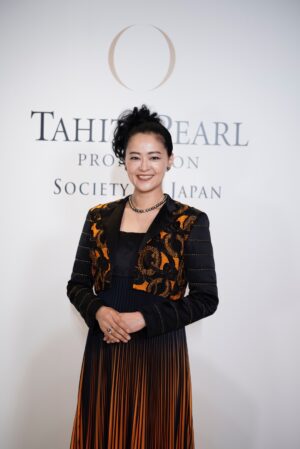 タヒチパール30周年記念イベントに黒谷友香が登場!美しさの秘密を明かす!" 2 タヒチパール30周年記念イベントに黒谷友香が登場!美しさの秘密を明かす!"