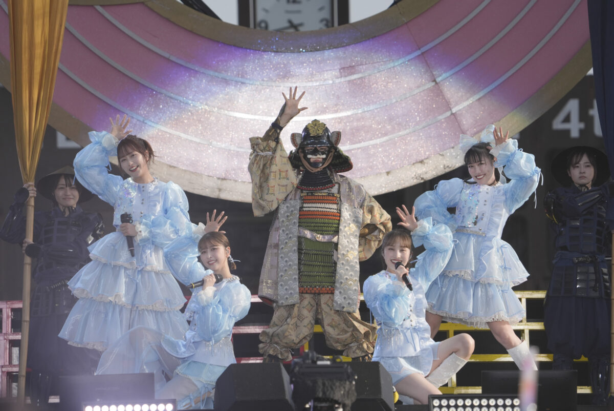 4人のヒーローが亀岡市に笑顔を届ける“ももクロ 春の一大事2024”完遂!最新アルバム『イドラ』から新曲「Heroes」をファンの前でパフォーマンス!さらに、メンバー4人がそれぞれソロライブ開催決定! 11 4人のヒーローが亀岡市に笑顔を届ける“ももクロ 春の一大事2024”完遂!最新アルバム『イドラ』から新曲「Heroes」をファンの前でパフォーマンス!さらに、メンバー4人がそれぞれソロライブ開催決定!