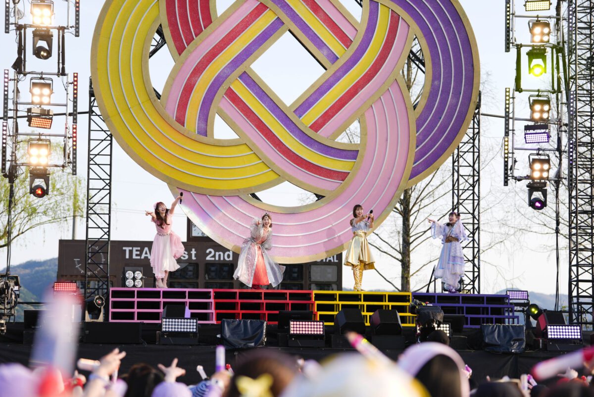 4人のヒーローが亀岡市に笑顔を届ける“ももクロ 春の一大事2024”完遂!最新アルバム『イドラ』から新曲「Heroes」をファンの前でパフォーマンス!さらに、メンバー4人がそれぞれソロライブ開催決定! 13 4人のヒーローが亀岡市に笑顔を届ける“ももクロ 春の一大事2024”完遂!最新アルバム『イドラ』から新曲「Heroes」をファンの前でパフォーマンス!さらに、メンバー4人がそれぞれソロライブ開催決定!