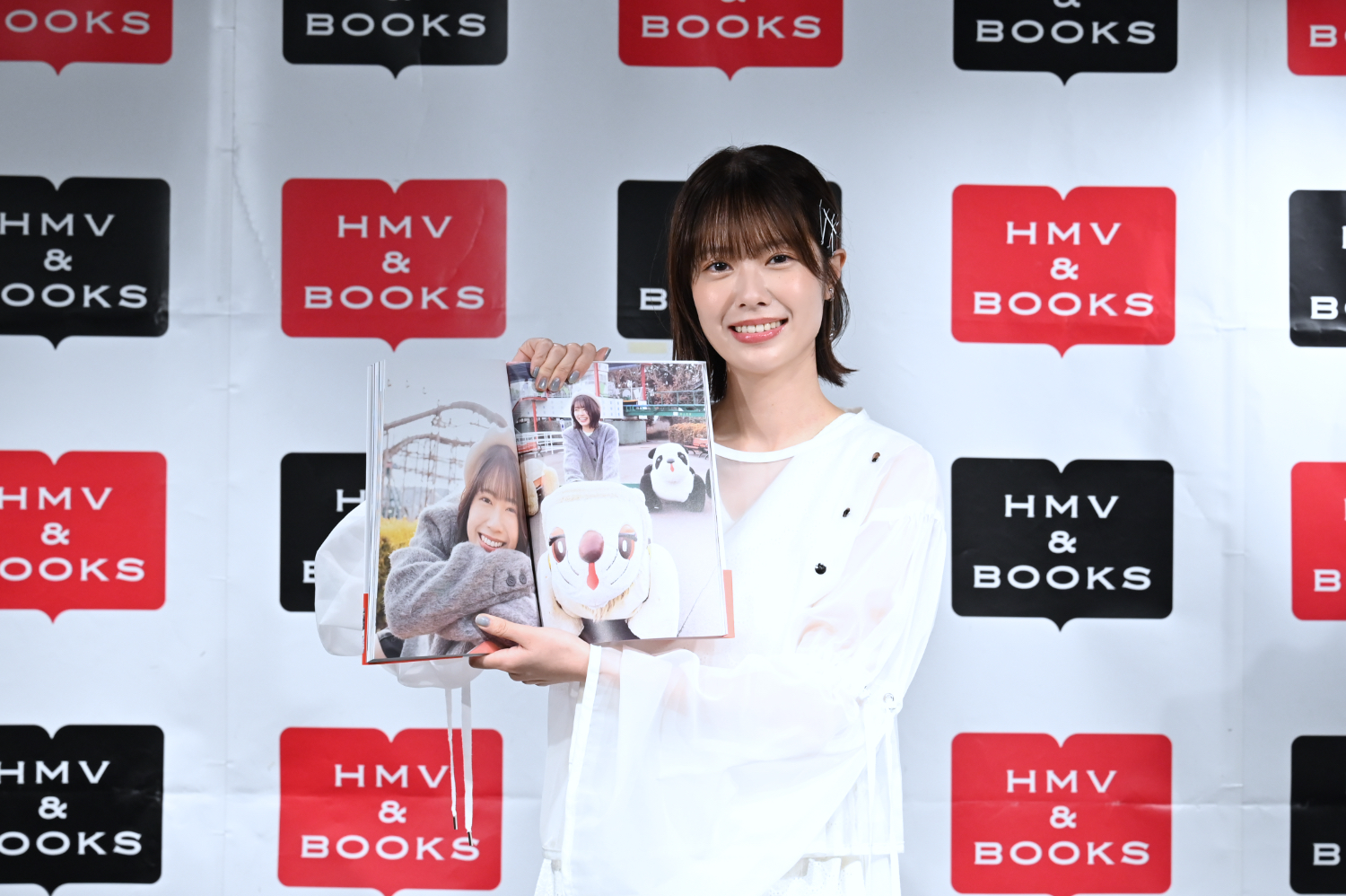 AKB48小田えりな1st写真集「青春の時刻表」4月30日の発売に先駆け、記念イベントを開催! 2 AKB48小田えりな1st写真集「青春の時刻表」4月30日の発売に先駆け、記念イベントを開催!