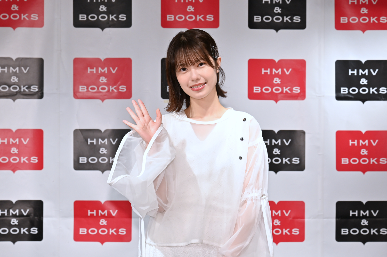AKB48小田えりな1st写真集「青春の時刻表」4月30日の発売に先駆け、記念イベントを開催! 4 AKB48小田えりな1st写真集「青春の時刻表」4月30日の発売に先駆け、記念イベントを開催!