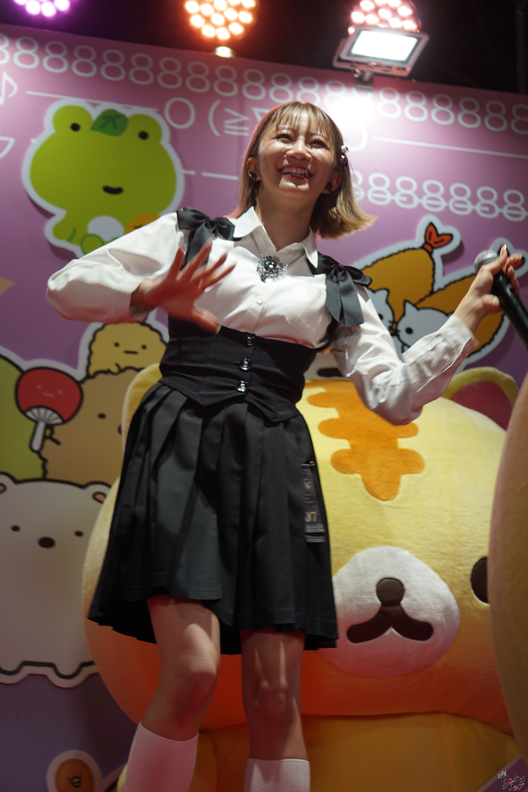 【ニコニコ超会議2024】私立恵比寿中学 星名美怜・桜井えま キャラクターたちと「ベリーぎゅっとコリラックマ」を踊ってみた