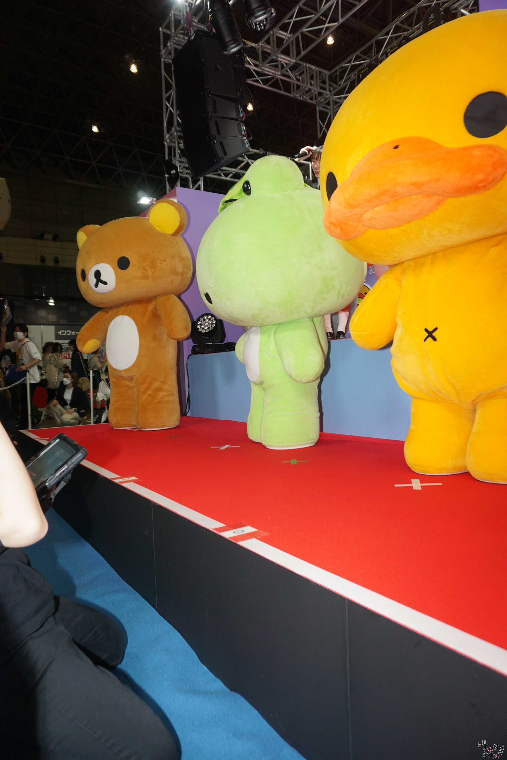 【ニコニコ超会議2024】私立恵比寿中学 星名美怜・桜井えま キャラクターたちと「ベリーぎゅっとコリラックマ」を踊ってみた