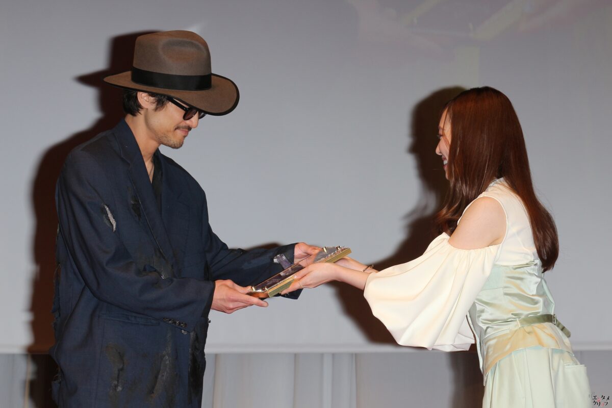 福原遥＆畑芽育「ショードラアワード2024」授賞式プレゼンターを務める 福原遥「自分の知らない自分を見てみたい」