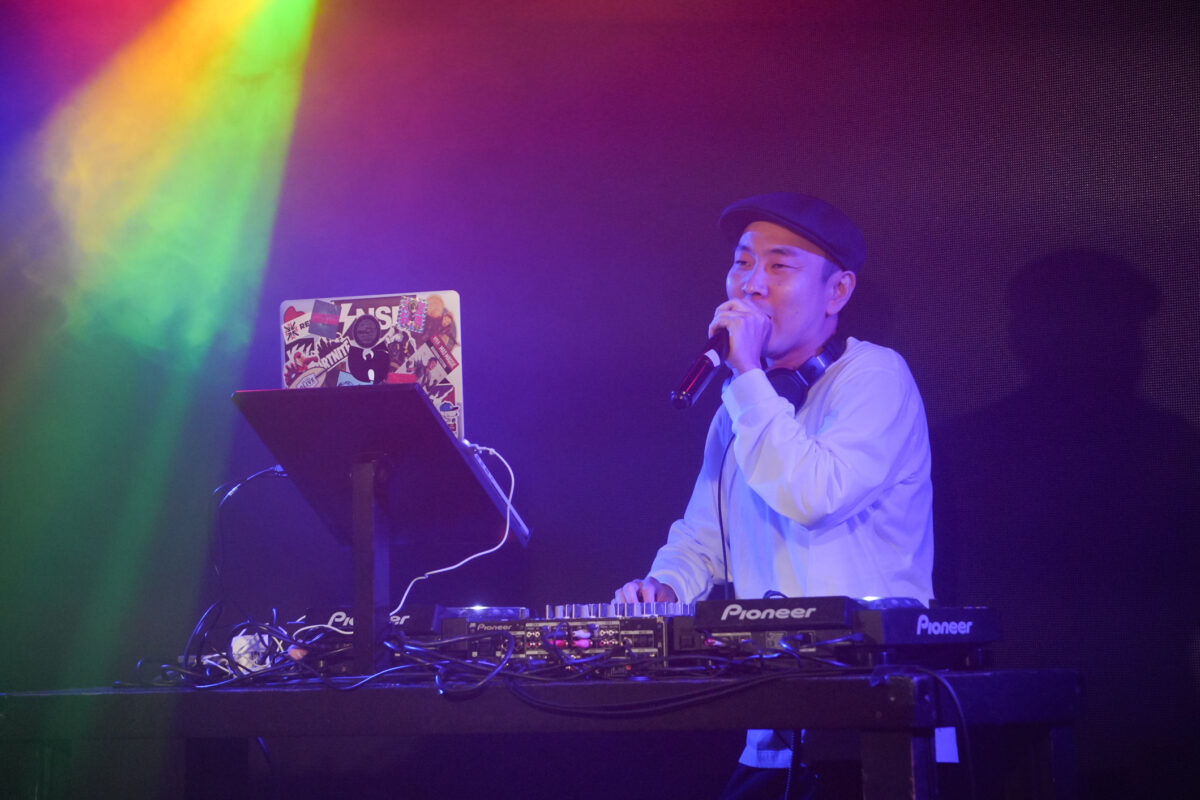 吉川茉優、ソロデビュー2周年ライブ「祝祝」開催！新曲初披露も