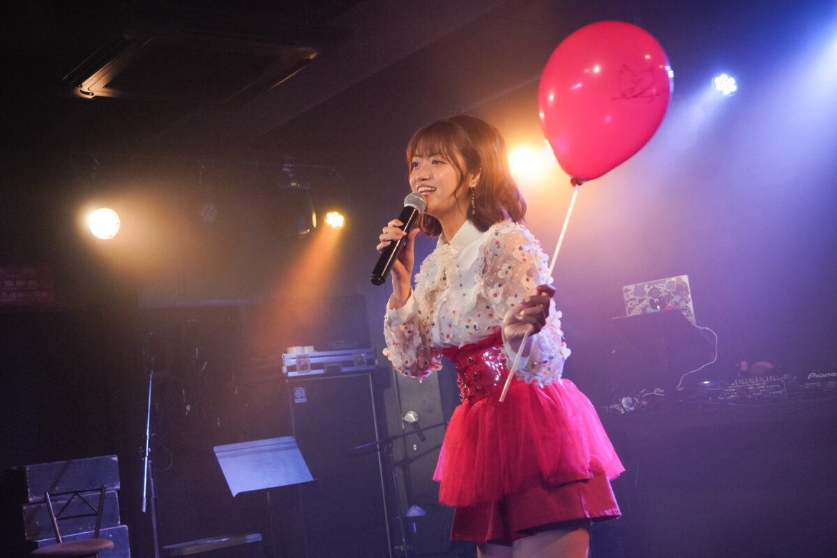 吉川茉優、ソロデビュー2周年ライブ「祝祝」開催！新曲初披露も