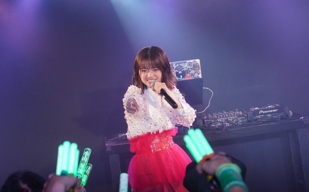 吉川茉優、ソロデビュー2周年ライブ「祝祝」開催！新曲初披露も