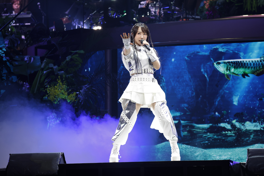 水樹奈々 ファンとの一体感が生んだ感動のフィナーレ!『NANA MIZUKI LIVE JUNGLE 2024』ツアーファイナル 3 水樹奈々 ファンとの一体感が生んだ感動のフィナーレ!『NANA MIZUKI LIVE JUNGLE 2024』ツアーファイナル