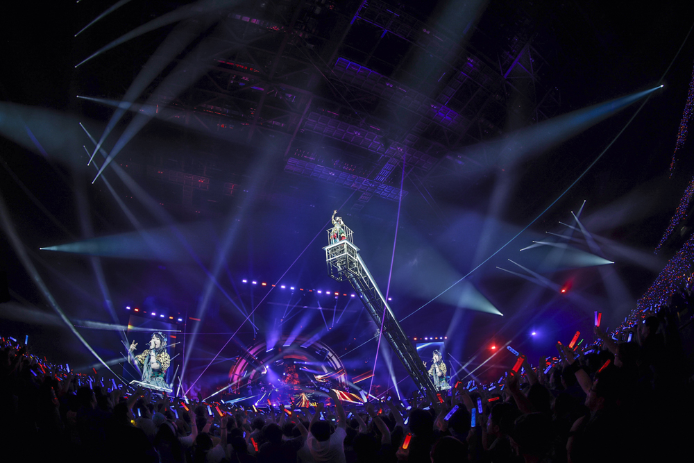 水樹奈々 ファンとの一体感が生んだ感動のフィナーレ!『NANA MIZUKI LIVE JUNGLE 2024』ツアーファイナル 7 水樹奈々 ファンとの一体感が生んだ感動のフィナーレ!『NANA MIZUKI LIVE JUNGLE 2024』ツアーファイナル