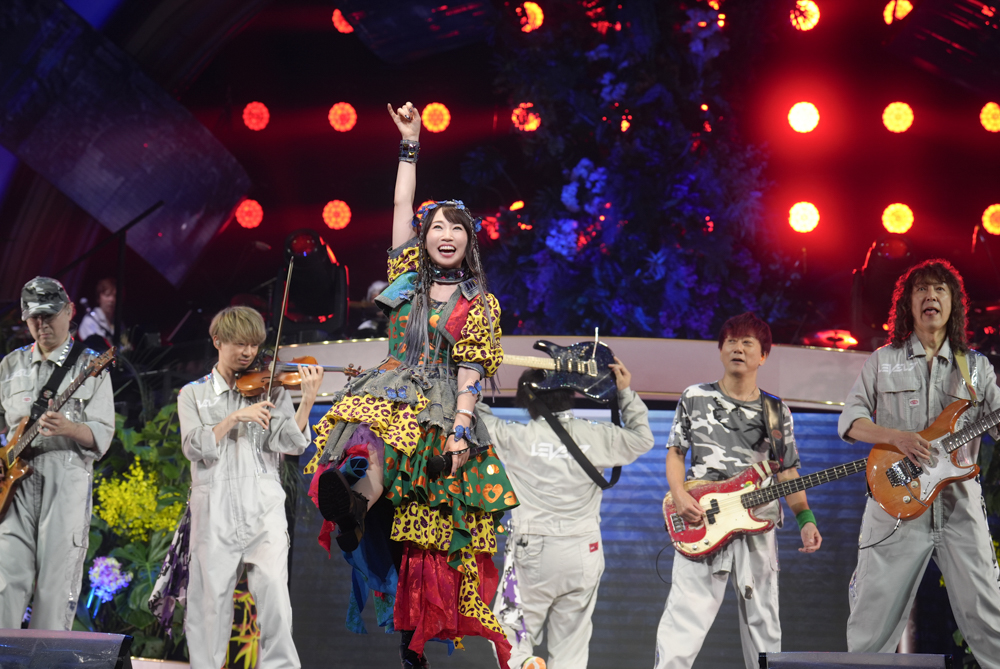 水樹奈々 ファンとの一体感が生んだ感動のフィナーレ!『NANA MIZUKI LIVE JUNGLE 2024』ツアーファイナル 8 水樹奈々 ファンとの一体感が生んだ感動のフィナーレ!『NANA MIZUKI LIVE JUNGLE 2024』ツアーファイナル