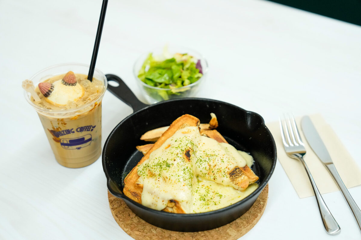 EXILE TETSUYAプロデュースコーヒーショップ【AMAZING COFFEE】豪徳寺に初の焙煎所付きイートイン店舗が本日GRAND OPEN!“トキメキを運ぶ”電車をコンセプトにした店内初公開!! 11 EXILE TETSUYAプロデュースコーヒーショップ【AMAZING COFFEE】豪徳寺に初の焙煎所付きイートイン店舗が本日GRAND OPEN!“トキメキを運ぶ”電車をコンセプトにした店内初公開!!
