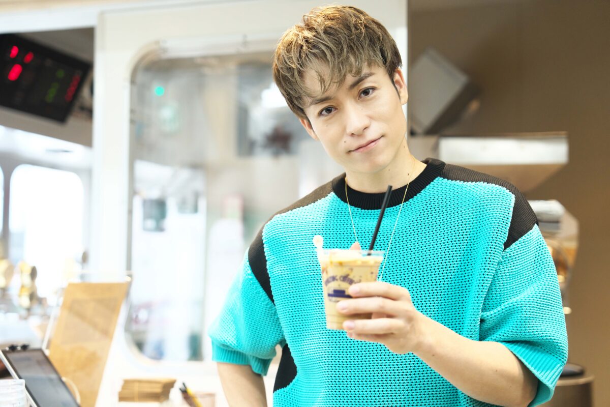 EXILE TETSUYAプロデュースコーヒーショップ【AMAZING COFFEE】豪徳寺に初の焙煎所付きイートイン店舗が本日GRAND OPEN!“トキメキを運ぶ”電車をコンセプトにした店内初公開!! 5 EXILE TETSUYAプロデュースコーヒーショップ【AMAZING COFFEE】豪徳寺に初の焙煎所付きイートイン店舗が本日GRAND OPEN!“トキメキを運ぶ”電車をコンセプトにした店内初公開!!