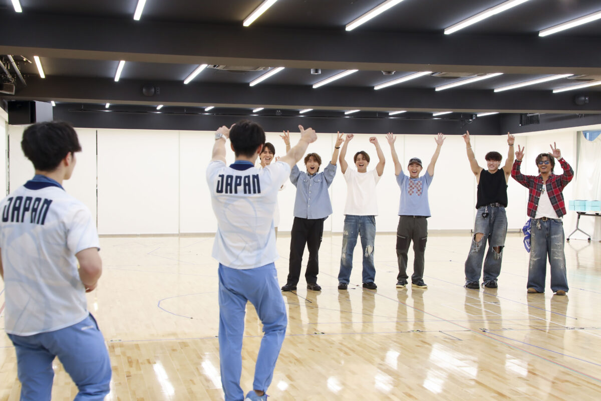 体操ニッポン応援アンバサダー【GENERATIONS】帰国後の体操ニッポン代表選手団をお出迎え！！全員で「エンドレス・ジャーニー」のダンスも！