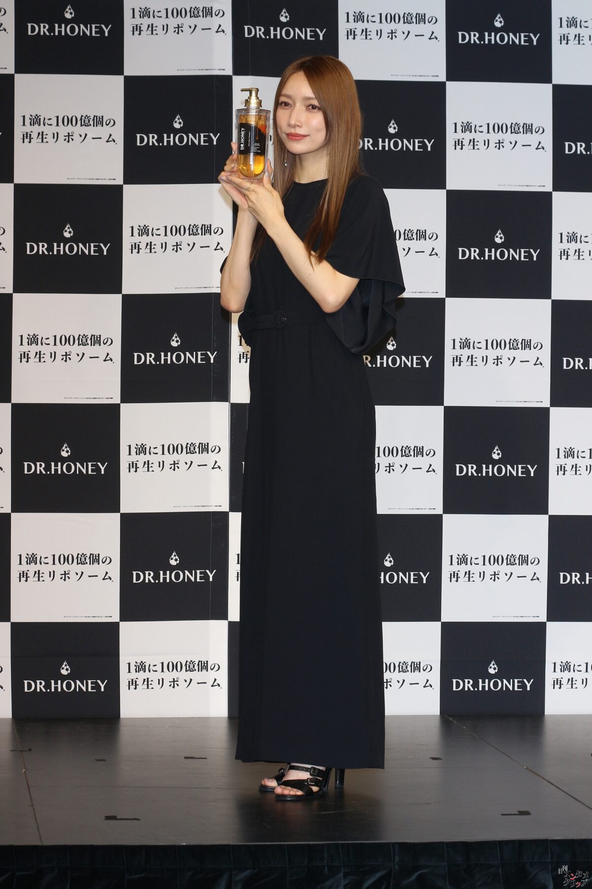 後藤真希 サラサラの髪を披露 「髪の毛ひとつで、自分の気分も上がる」 4 後藤真希 サラサラの髪を披露 「髪の毛ひとつで、自分の気分も上がる」