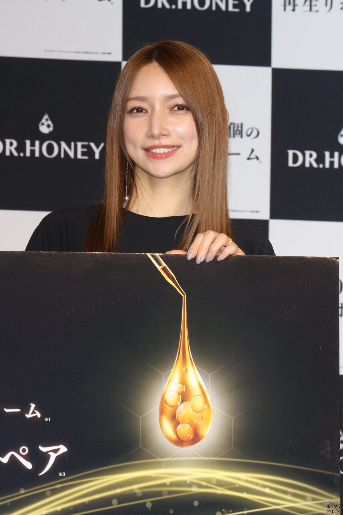 後藤真希 サラサラの髪を披露 「髪の毛ひとつで、自分の気分も上がる」 5 後藤真希 サラサラの髪を披露 「髪の毛ひとつで、自分の気分も上がる」
