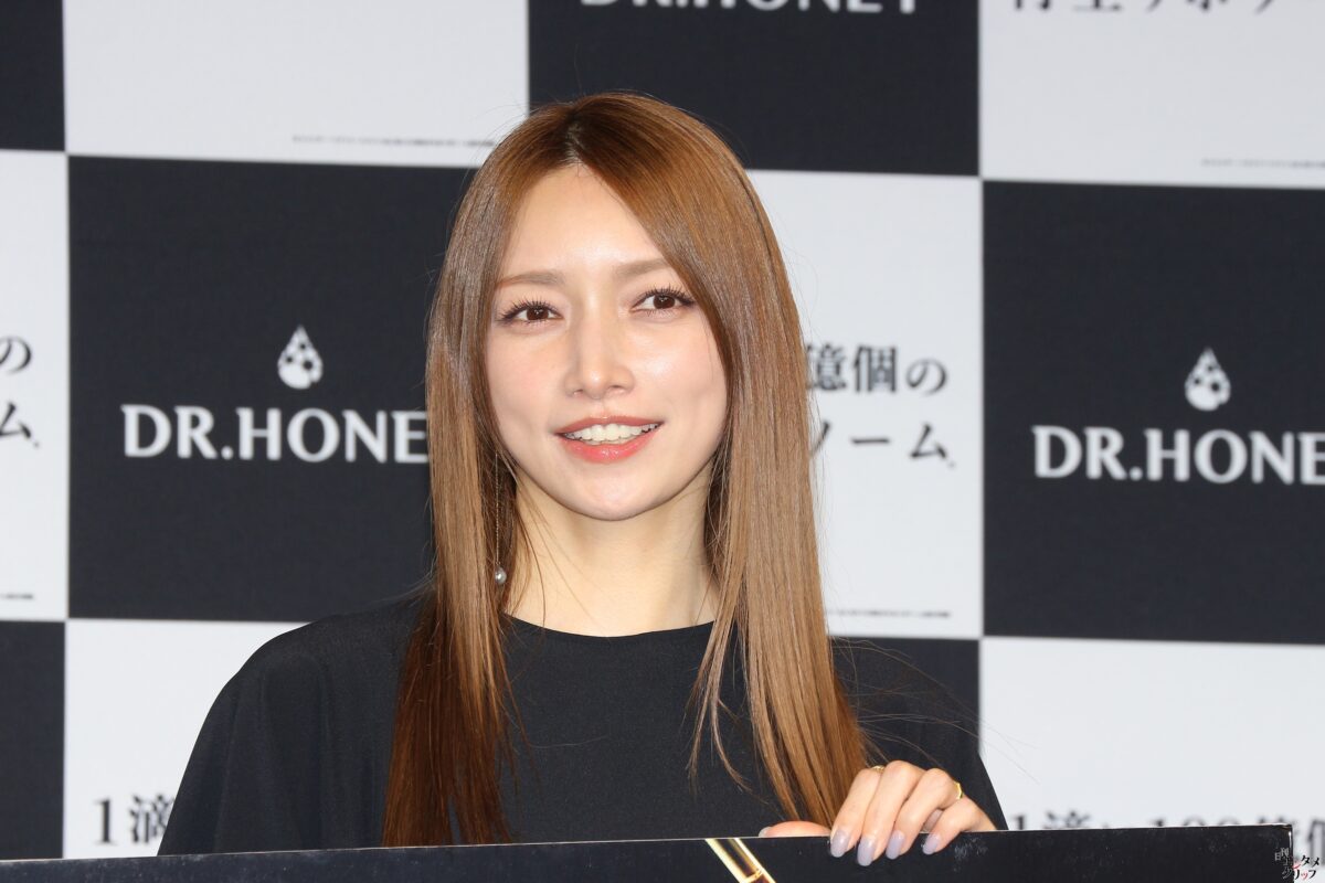 後藤真希 サラサラの髪を披露 「髪の毛ひとつで、自分の気分も上がる」 7 後藤真希 サラサラの髪を披露 「髪の毛ひとつで、自分の気分も上がる」