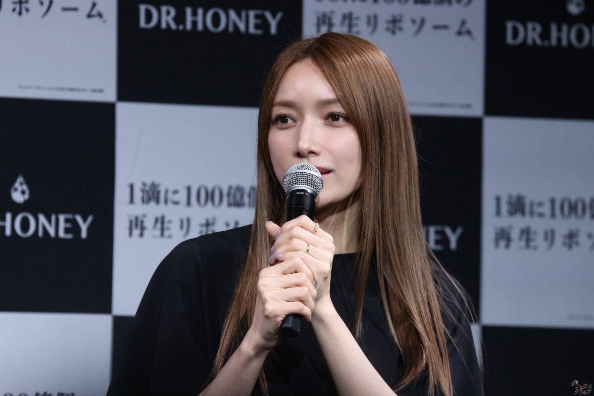 後藤真希 サラサラの髪を披露 「髪の毛ひとつで、自分の気分も上がる」 9 後藤真希 サラサラの髪を披露 「髪の毛ひとつで、自分の気分も上がる」