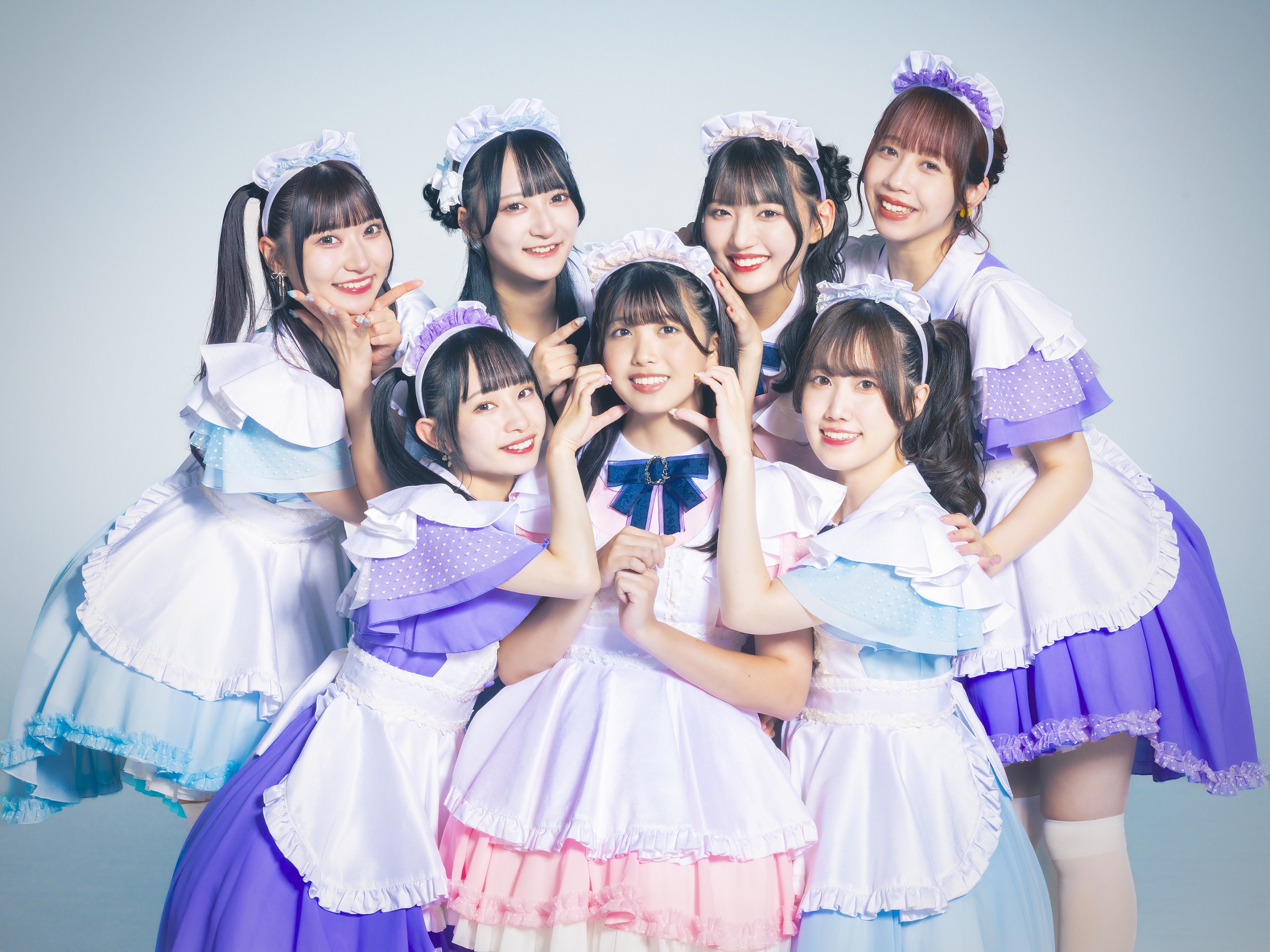 秋葉原を拠点に活動する話題のガールズユニット あっとせぶんてぃーん