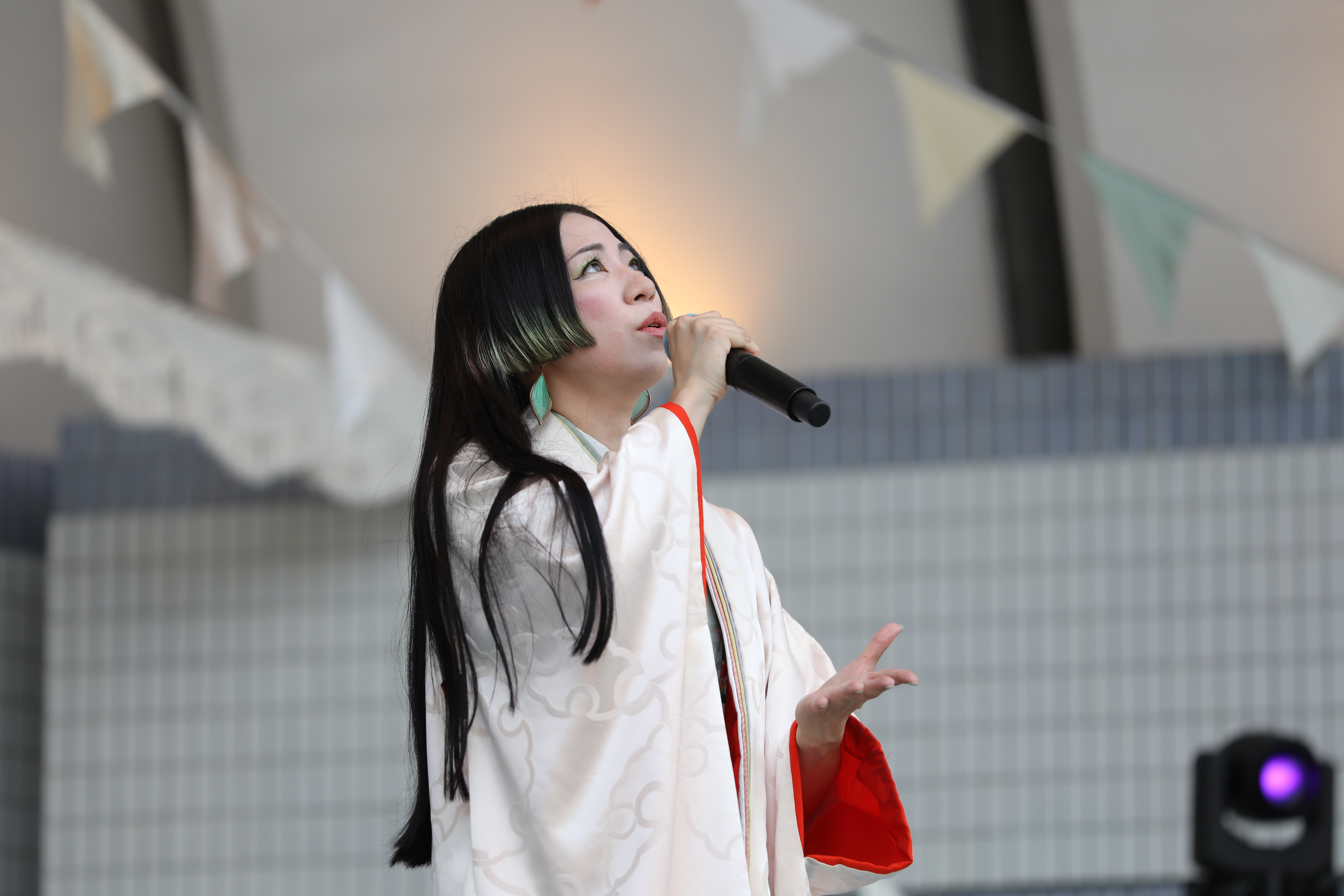May.J、S.T.Kが、世界平和を願いフリーライブを実施 ライブステージとトークステージで熱い思いを語り6200人を魅了! 35 May.J、S.T.Kが、世界平和を願いフリーライブを実施 ライブステージとトークステージで熱い思いを語り6200人を魅了!