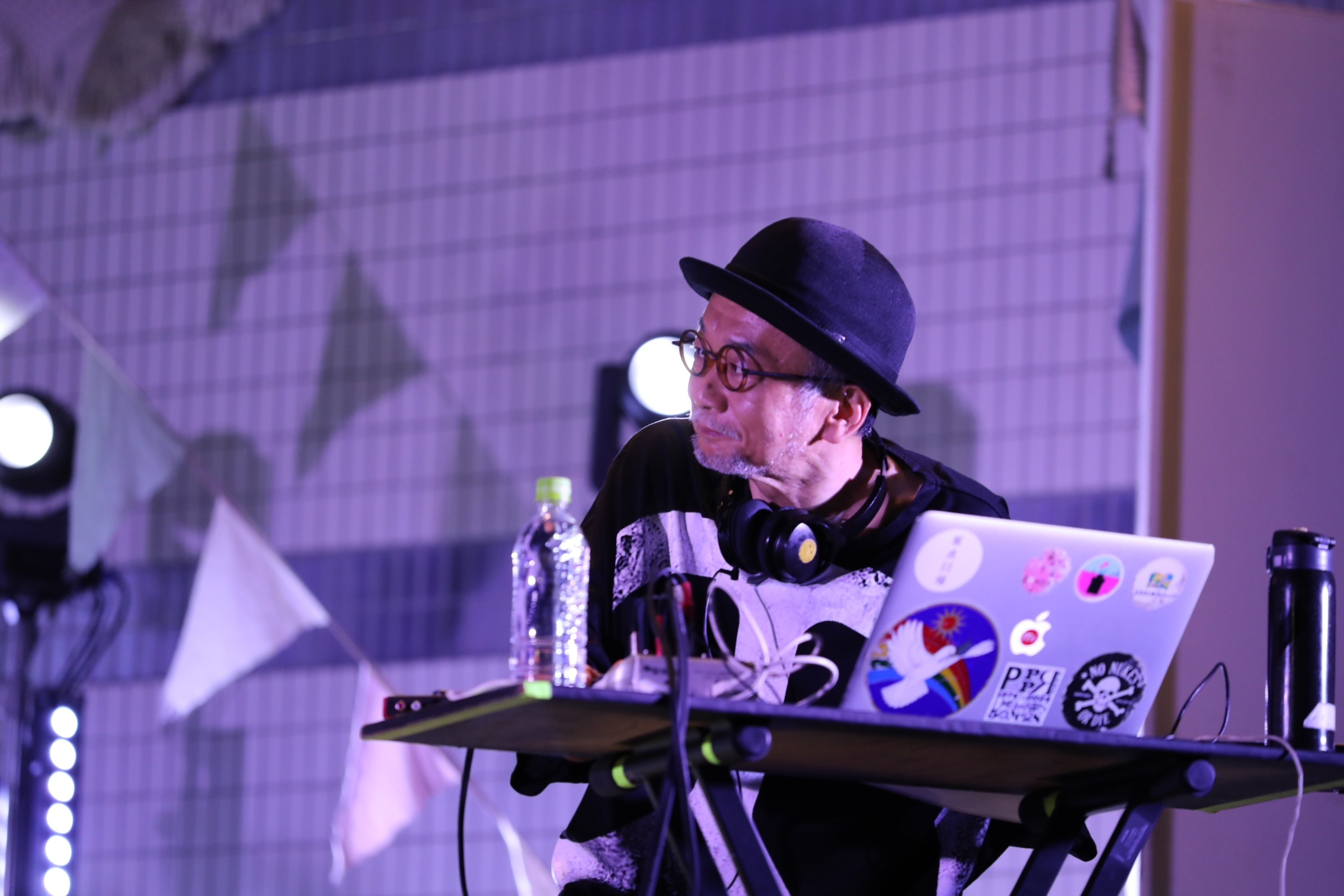 May.J、S.T.Kが、世界平和を願いフリーライブを実施 ライブステージとトークステージで熱い思いを語り6200人を魅了! 15 May.J、S.T.Kが、世界平和を願いフリーライブを実施 ライブステージとトークステージで熱い思いを語り6200人を魅了!