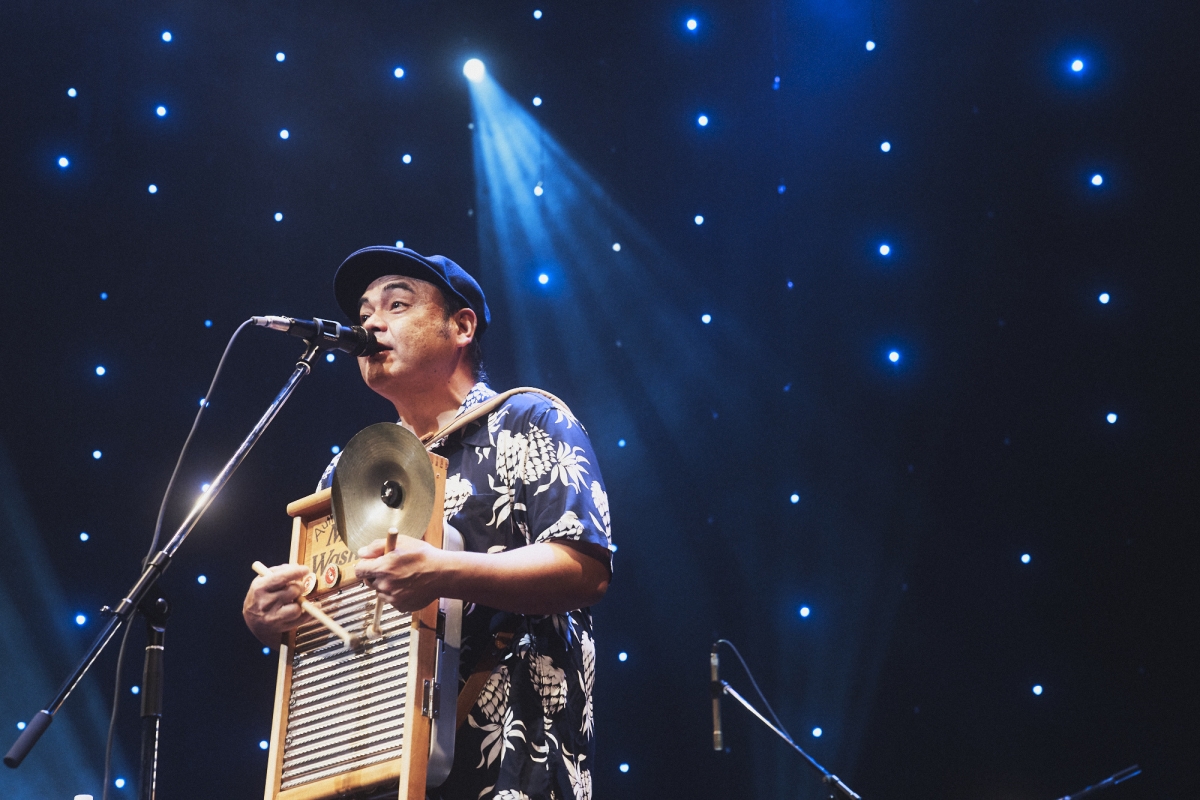 BEGIN 茅ヶ崎でサザンの名曲カバー！『涙そうそう』を地元フラダンサーとコラボも！