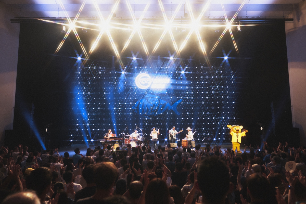 BEGIN 茅ヶ崎でサザンの名曲カバー！『涙そうそう』を地元フラダンサーとコラボも！