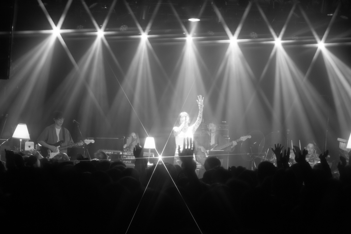 シンガーソングライター由薫 一夜限りのワンマンライブ “After Sun”ライブレポート 2 シンガーソングライター由薫 一夜限りのワンマンライブ “After Sun”ライブレポート