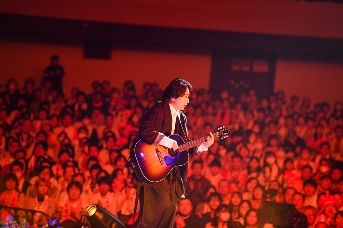 結成25周年記念ライブ 1夜限りの自身初の弾き語り武道館公演「いきものがかり 路上ライブ at武道館」1万2千人参加のなか大盛況で終了 新曲「会いたい」のパフォーマンスに加え、話題のドラマ主題歌「ドラマティックおいでよ」をライブ初披露！