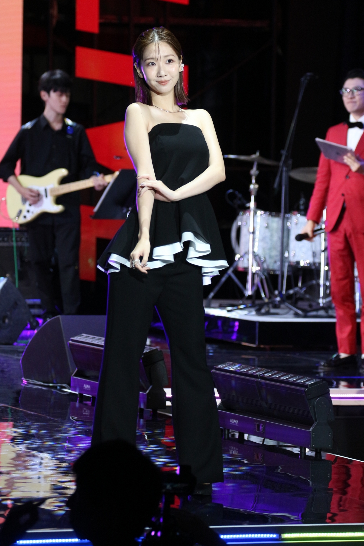 超ライブ配信祭2024 柏木由紀・藤咲凪・田中美久らがプレゼンターとして登場！ 柏木由紀「新しいことをたくさん経験した一年」藤咲凪「幸せになれた一年」田中美久「全部が新鮮でワクワクな一年」