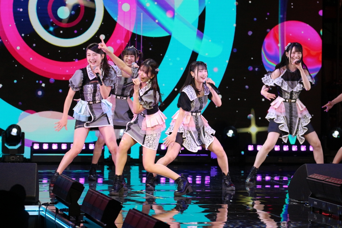 「超ライブ配信祭2024」NMB48プレゼンターとして登場 パフォーマンスも披露 新澤菜央「夢を追いかけている姿に勇気をもらった」塩月希依音「楽しんで配信を続けて」出口結菜「NMB48は全員エンターテイナーだ」安部若菜「世界中の方々にNMB48を知ってもらえる2025年にしたい。大阪から世界へ」 33 「超ライブ配信祭2024」NMB48プレゼンターとして登場 パフォーマンスも披露 新澤菜央「夢を追いかけている姿に勇気をもらった」塩月希依音「楽しんで配信を続けて」出口結菜「NMB48は全員エンターテイナーだ」安部若菜「世界中の方々にNMB48を知ってもらえる2025年にしたい。大阪から世界へ」