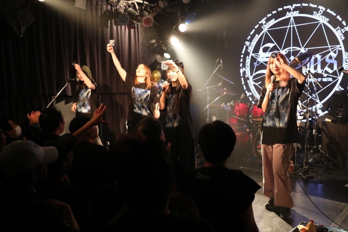 未来に向かって輝き続けよう。満員の観客たち前に誓ったSiriusのワンマン公演をレポート!