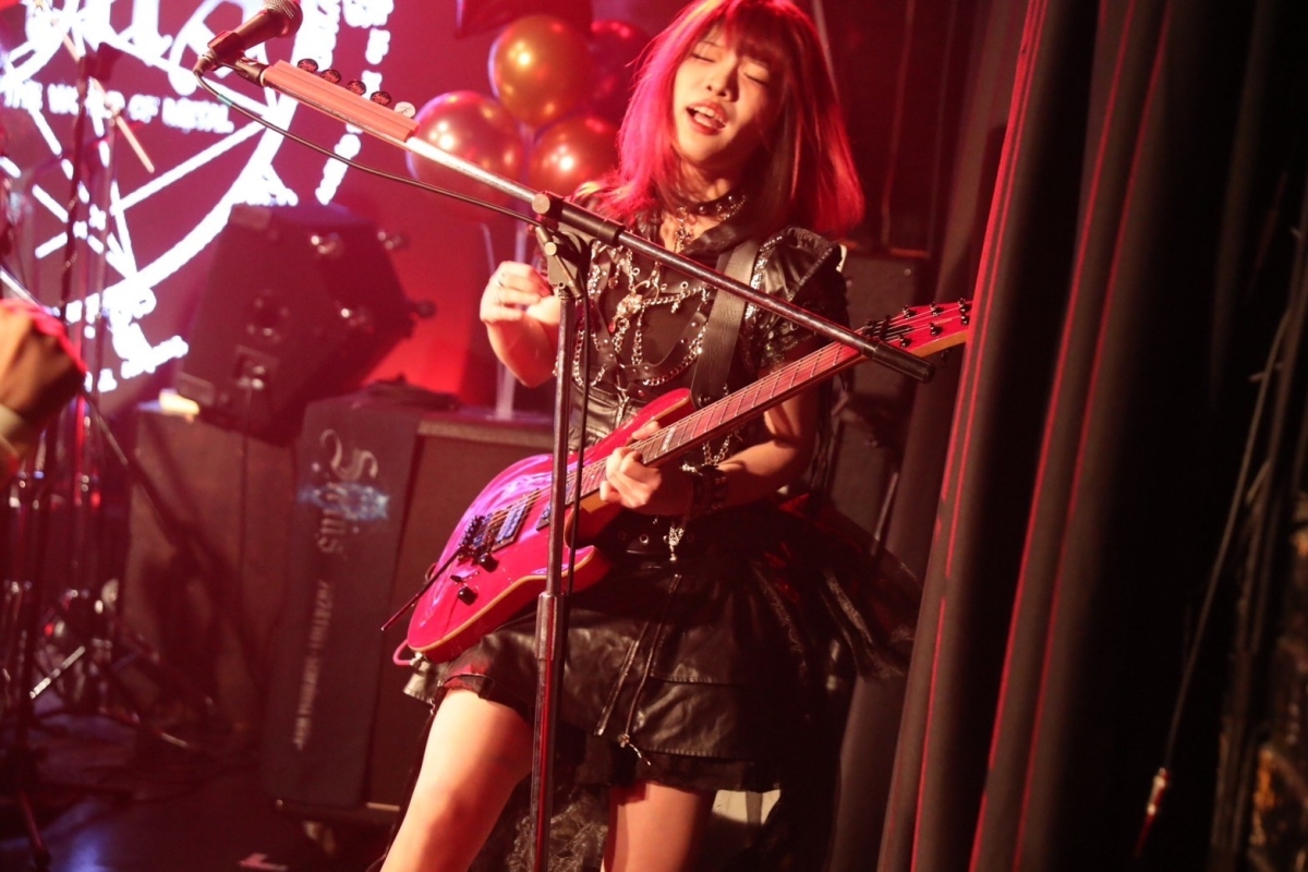 未来に向かって輝き続けよう。満員の観客たち前に誓ったSiriusのワンマン公演をレポート!