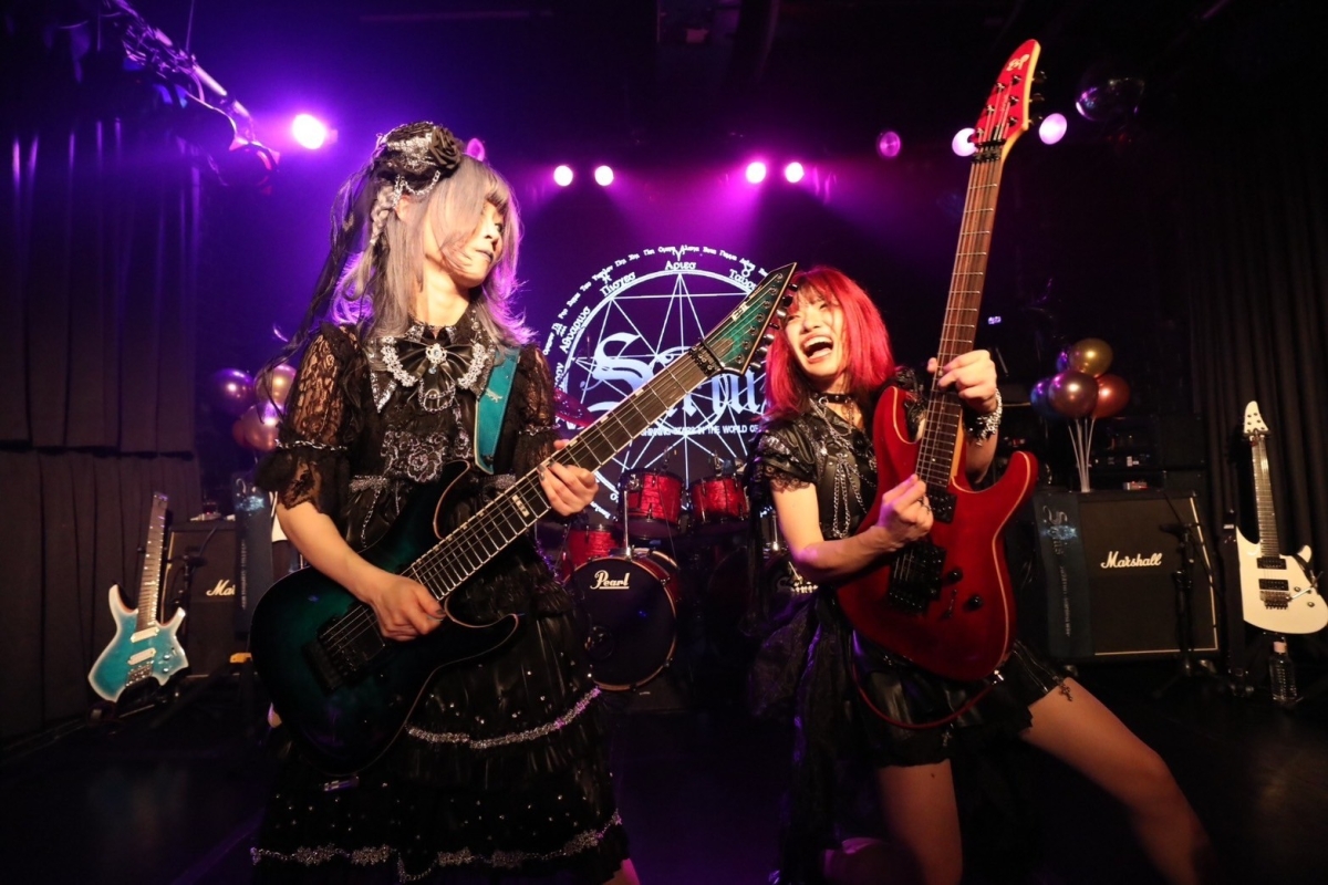 未来に向かって輝き続けよう。満員の観客たち前に誓ったSiriusのワンマン公演をレポート!