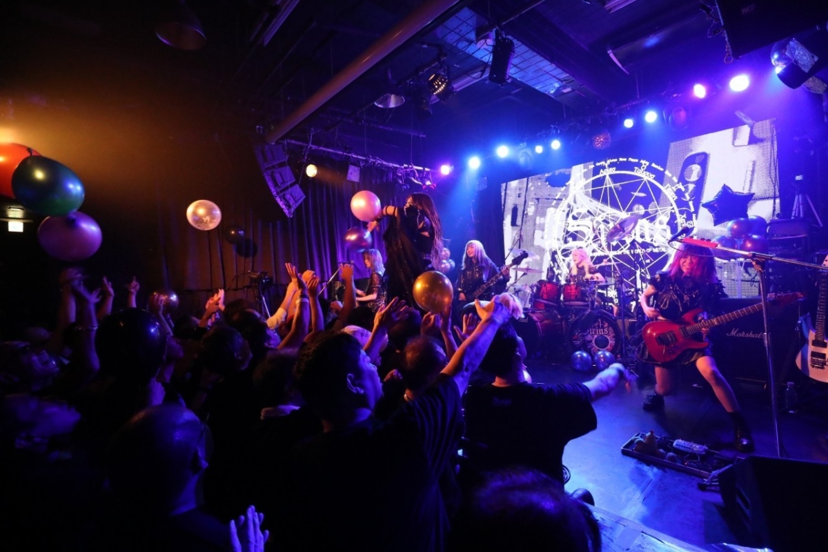 未来に向かって輝き続けよう。満員の観客たち前に誓ったSiriusのワンマン公演をレポート!