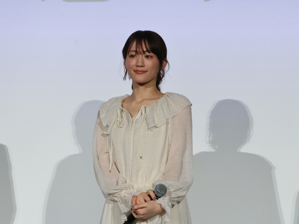 綾瀬はるかから大沢一菜へ“サプライズ返し”！映画『ルート29』で生まれた絆