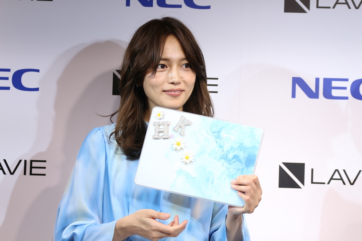 あなたの個性を輝かせるPC!川口春奈が「LAVIE SOL」の新CM発表会で語った思いとは? 7 あなたの個性を輝かせるPC!川口春奈が「LAVIE SOL」の新CM発表会で語った思いとは?