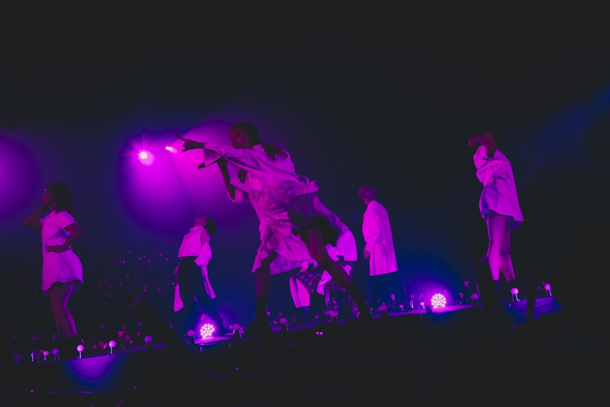 LiSA、約3年ぶりの全国アリーナツアー16公演を完走!&東京・代々木体育館公演のライブ写真が初解禁!!&2025年5月14日(水)15日(木)にソロデビュー14周年を記念した武道館公演が解禁!! 7 LiSA、約3年ぶりの全国アリーナツアー16公演を完走!&東京・代々木体育館公演のライブ写真が初解禁!!&2025年5月14日(水)15日(木)にソロデビュー14周年を記念した武道館公演が解禁!!