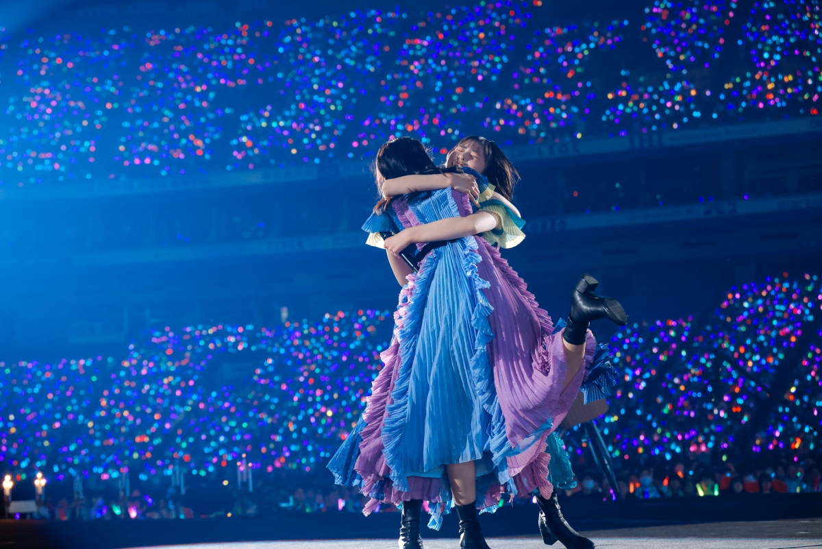 日向坂46が東京ドームを「ハッピー」と「サプライズ」で満たす！