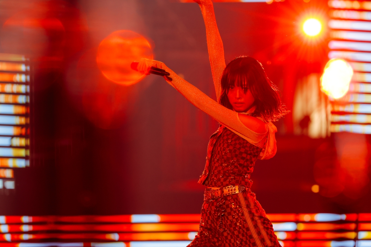 日向坂46が東京ドームを「ハッピー」と「サプライズ」で満たす！
