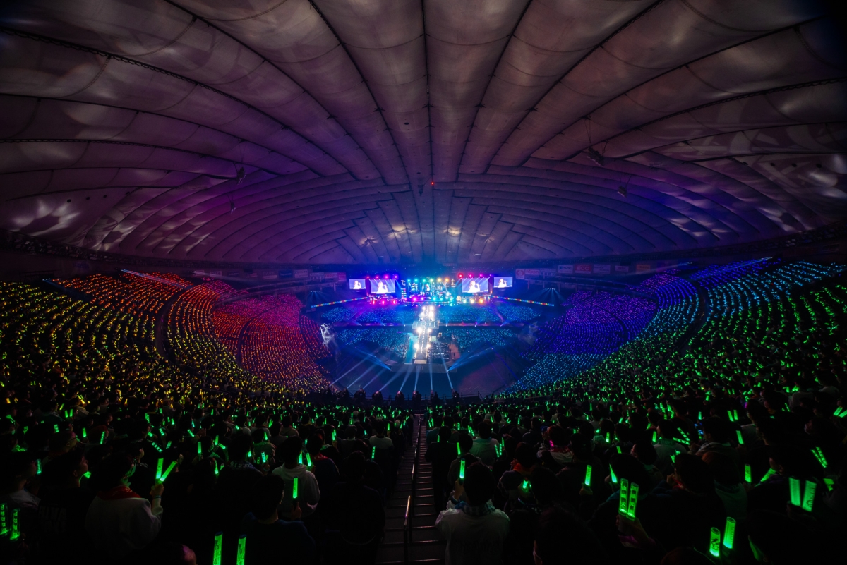日向坂46が東京ドームを「ハッピー」と「サプライズ」で満たす！