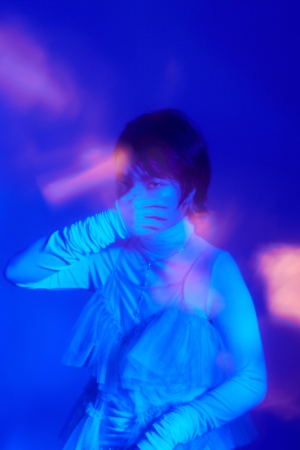 mzsrzの新曲「偽証のガベル」が、ドラマ 『家政婦クロミは腐った家族を許さない』のエンディングテーマに決定！（本人コメントあり）
