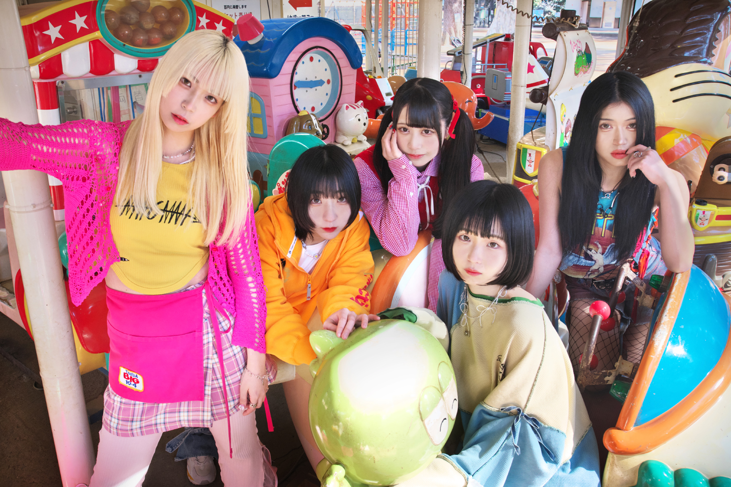 MIC RAW RUGAがレトロゲーム＆おもちゃ屋、スケボーショップ、謎の店を巡る疾走感溢れるMV公開！ 連続発売シングル第2弾「ASTRO JET」
