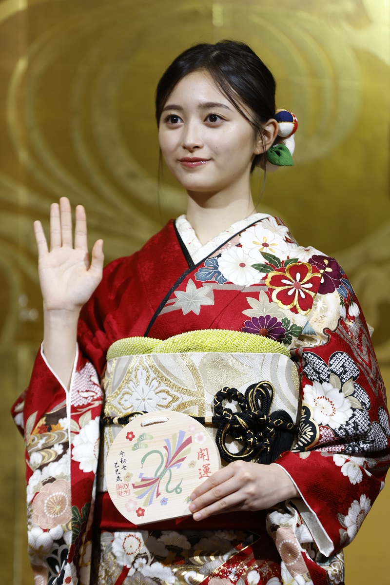 乃木坂46、乃木神社にて成人式を実施！4期生・筒井あやめ、5期生・井上和は「にょろにょろ世代」に。