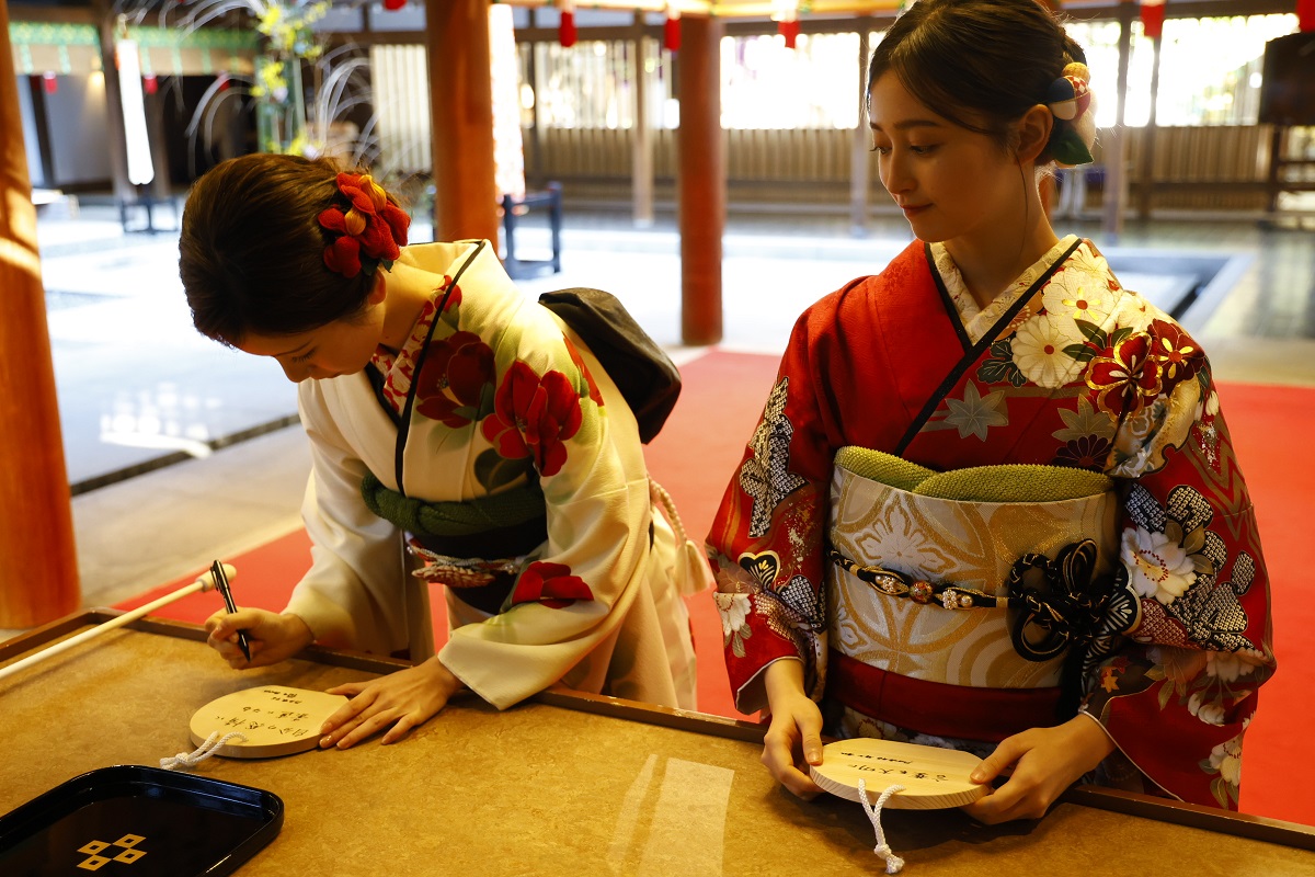 乃木坂46、乃木神社にて成人式を実施！4期生・筒井あやめ、5期生・井上和は「にょろにょろ世代」に。