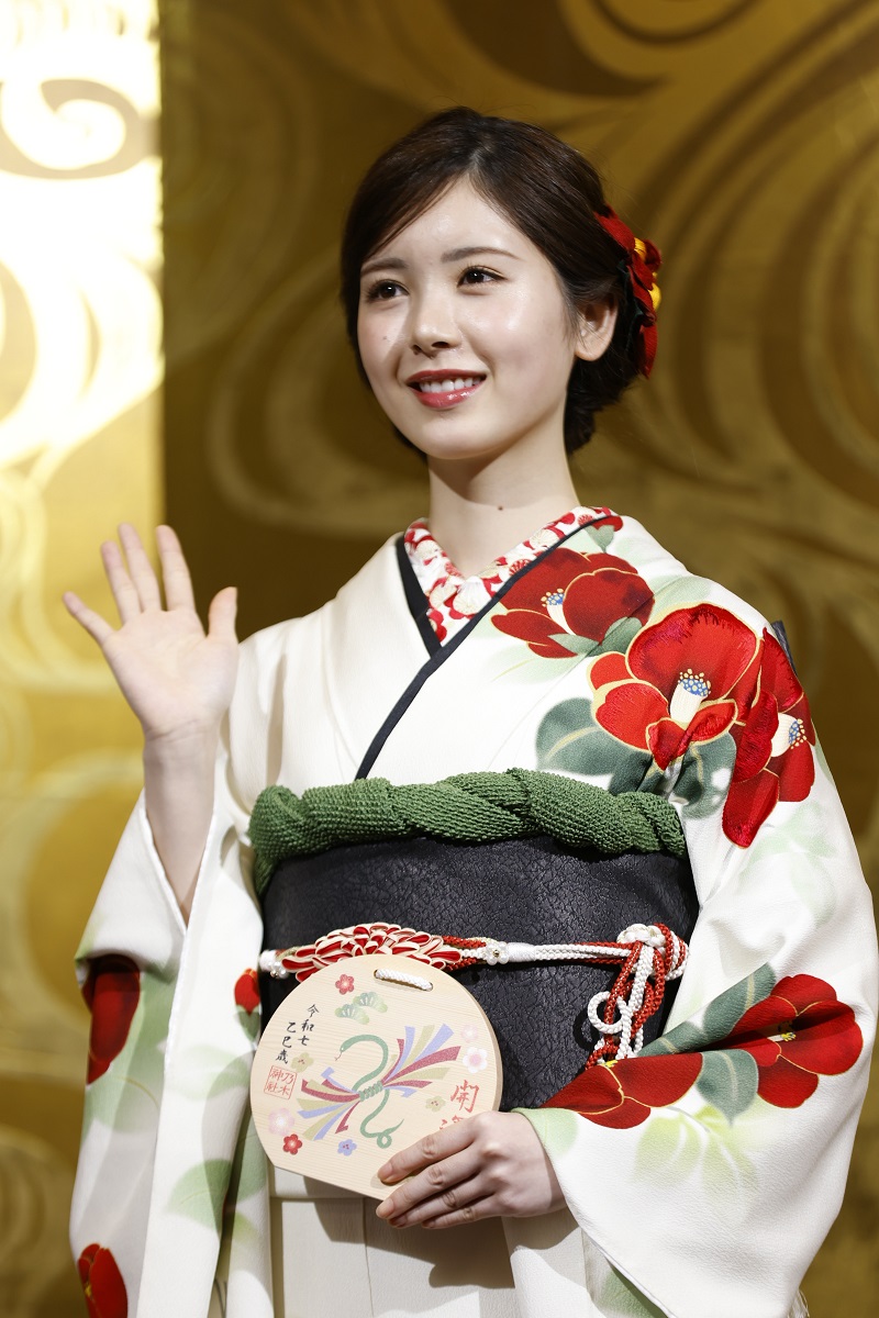 乃木坂46、乃木神社にて成人式を実施！4期生・筒井あやめ、5期生・井上和は「にょろにょろ世代」に。