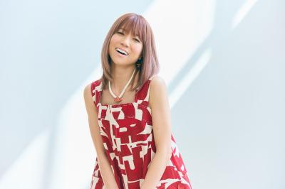 デビュー30周年を迎えたhitomi、アナログレコード「SAMURAI DRIVE / BUSY NOW」再プレス盤がリリース！