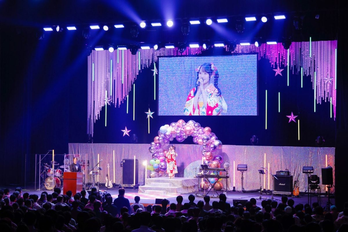 小倉 唯「Yui's＊company. 社員総会2025 〜あけおめ Rock you ☆ The time has come〜」オフィシャルイベントレポートが到着！