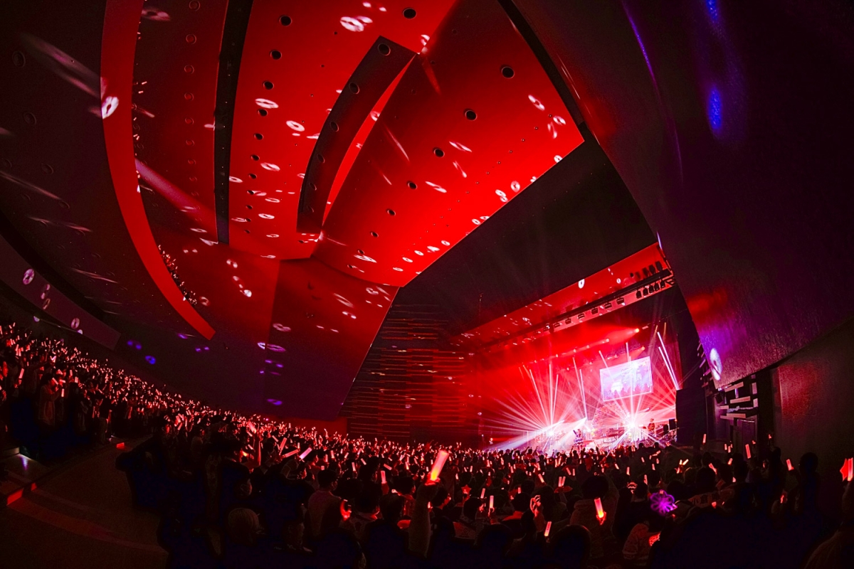 小倉 唯「Yui's＊company. 社員総会2025 〜あけおめ Rock you ☆ The time has come〜」オフィシャルイベントレポートが到着！