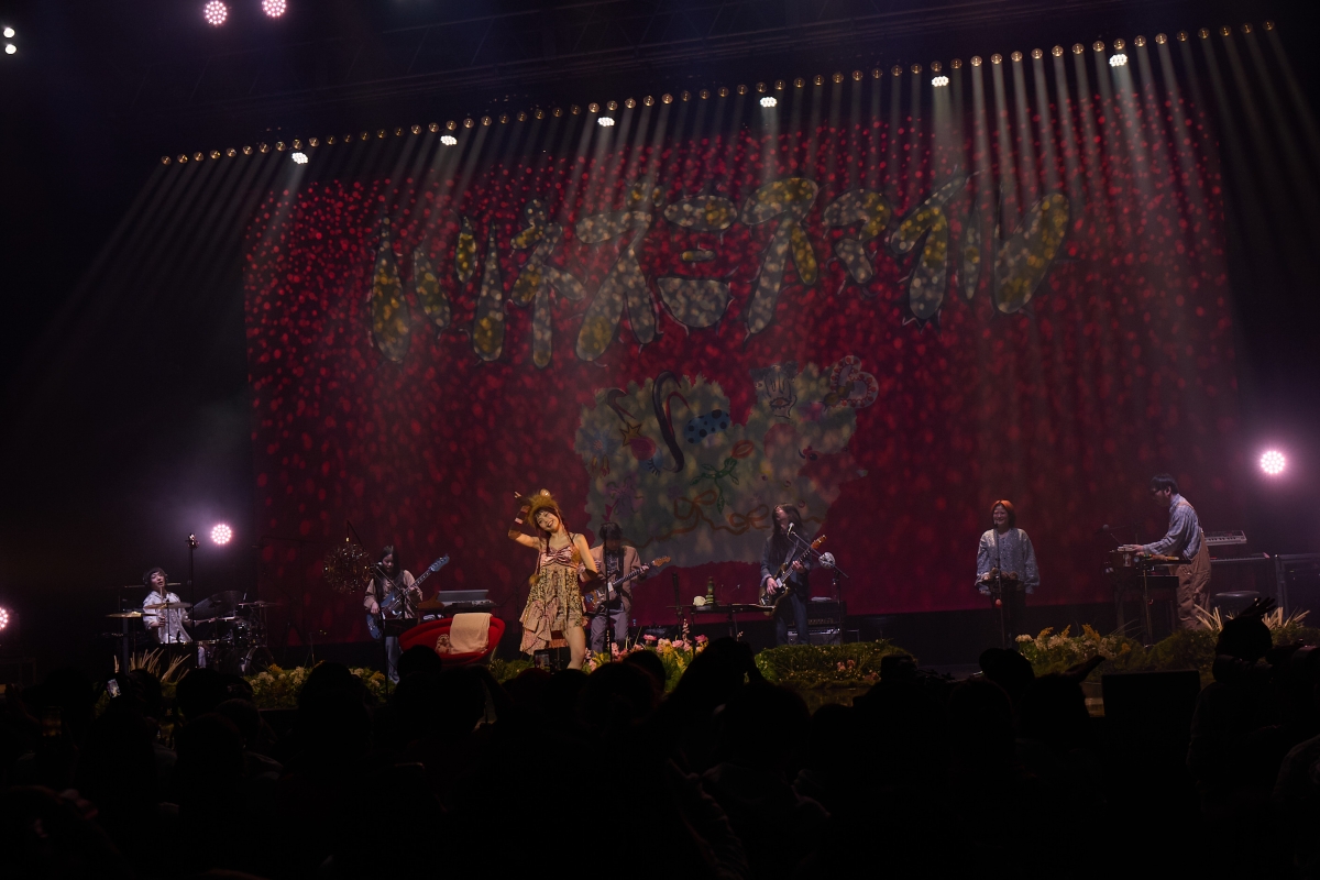 アイナ・ジ・エンド、2025年初ツアー「ハリネズミスマイル」東京・Zepp Hanedaのアフタームービー公開